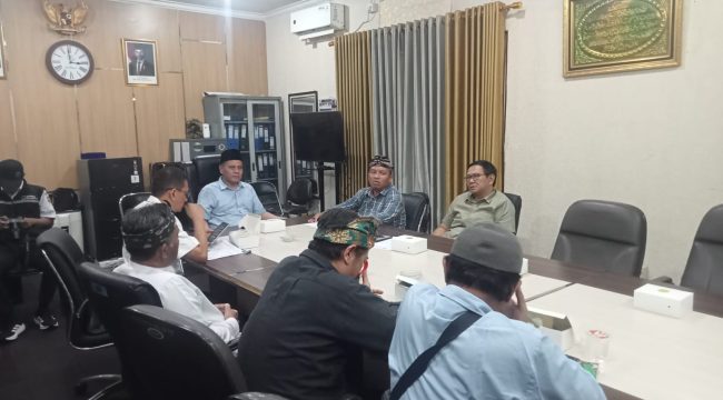 Rapat Dengar Pendapat (RDP) Komisi IV, Pansus 1 Pemajuan Budaya DPRD Purwakarta bersama Paguyuban Padipaan Guguwar Situs Sunda (PGSS) di ruang kerja Komisi IV DPRD Purwakarta. Foto: purwakartapost