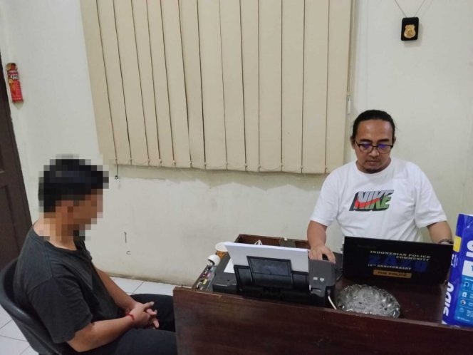 
 Salah satu terduga pelaku saat menjalani pemeriksaan di kantor kepolisian. Foto: Istimewa